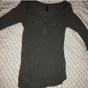 quarter sleeve fitted t-shirt